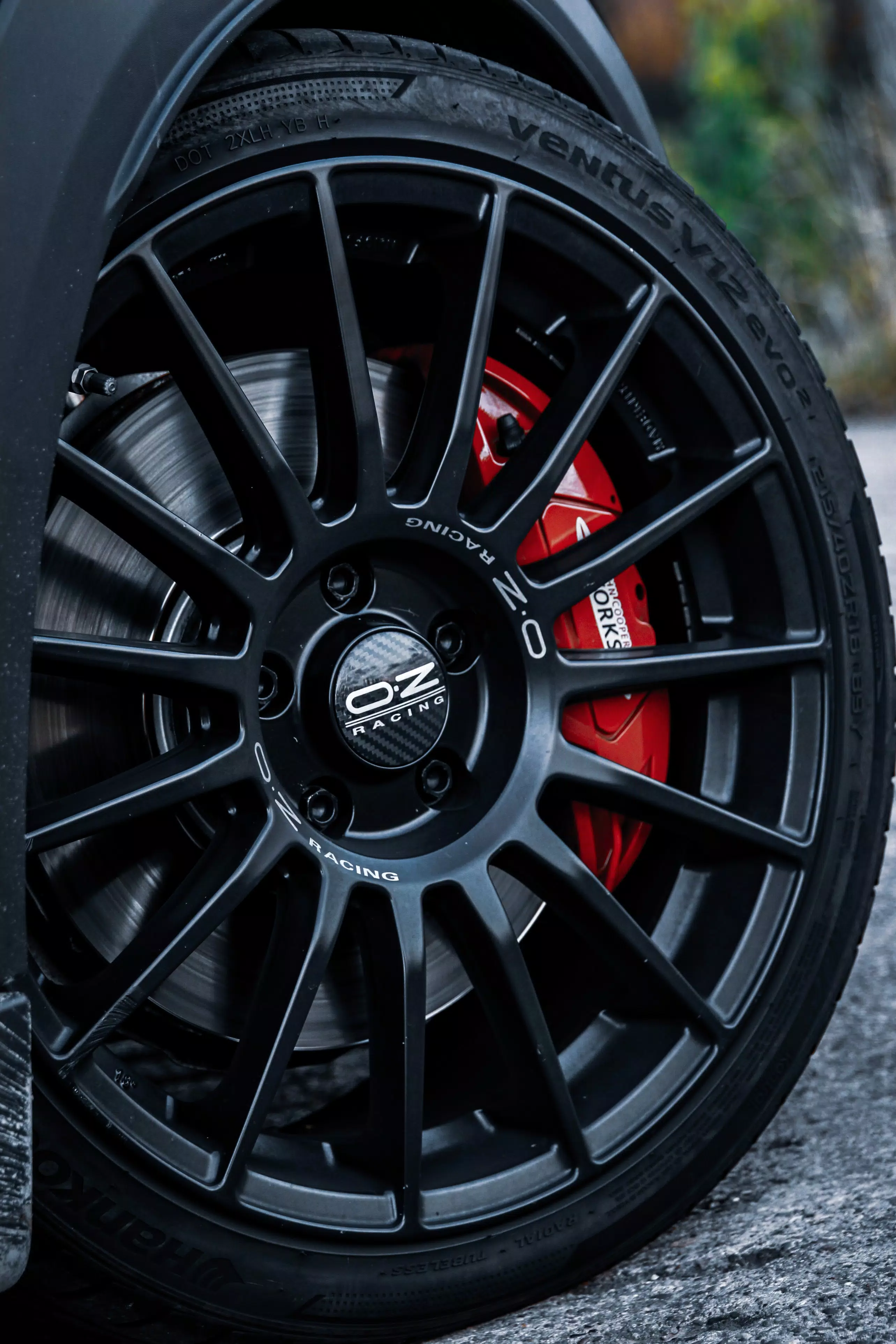 製品情報 - Superturismo LM - OZ Racing 