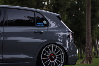 製品情報 - Superturismo LM - OZ Racing