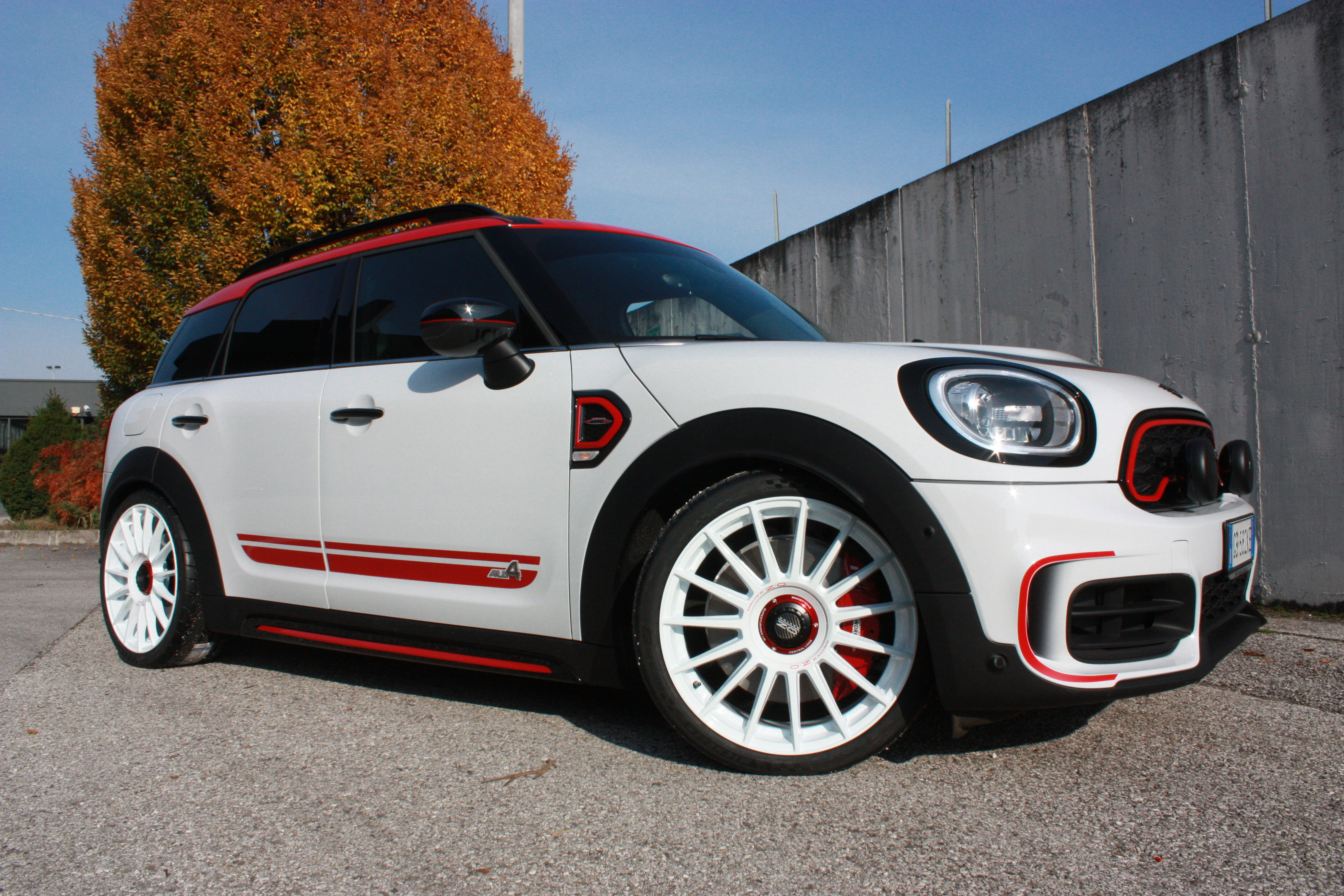 【希少・未使用】OZ Superturismo　グランツーリスモ WRC ホワイト OZ-RACING SUPERTURISMO EVOLUZIONE WRC WHITE PAINT + RED LETTERING